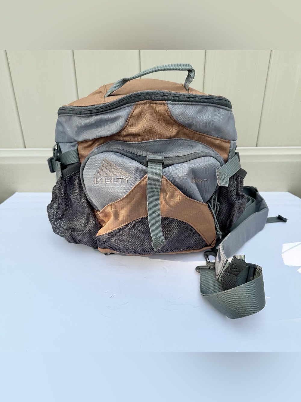 Kelty Jaunt Hiking Lumbar Pack Waist Sling Bag Bronze Gray